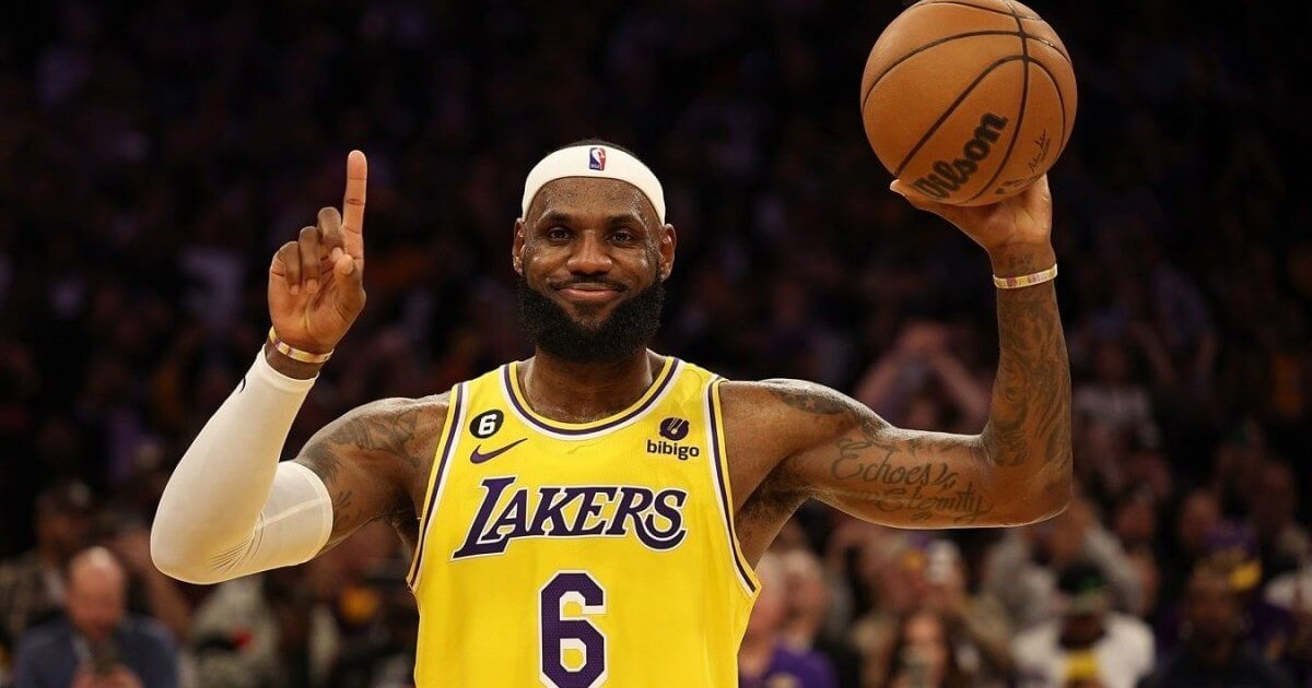 Джеймс Леброн NBA тарихында алғаш болып 40 000 ұпай жинады (ВИДЕО)